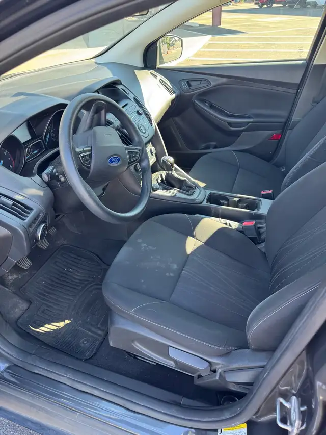 Ford Focus - Photo 6