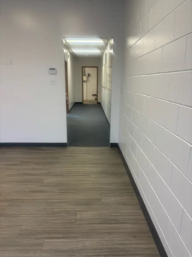 Office/Workshop/Storage for rent - Photo 2