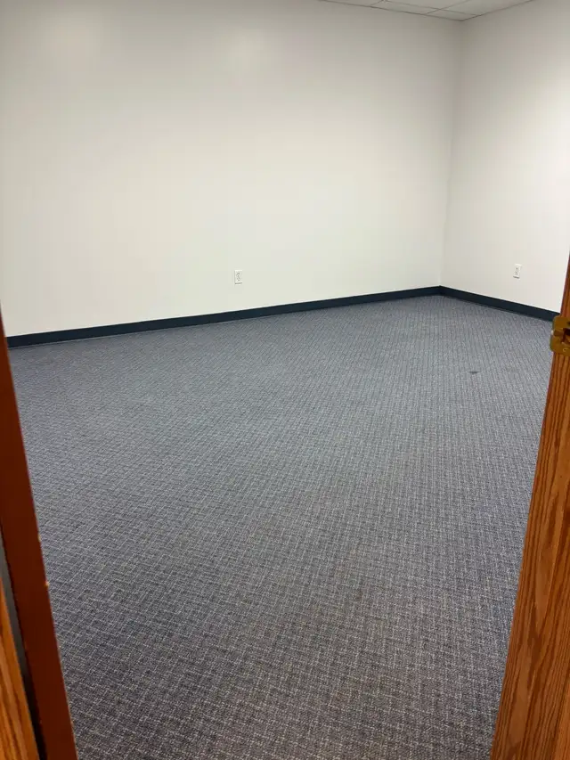 Office/Workshop/Storage for rent - Photo 4