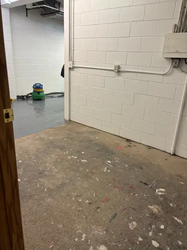 Office/Workshop/Storage for rent - Photo 5