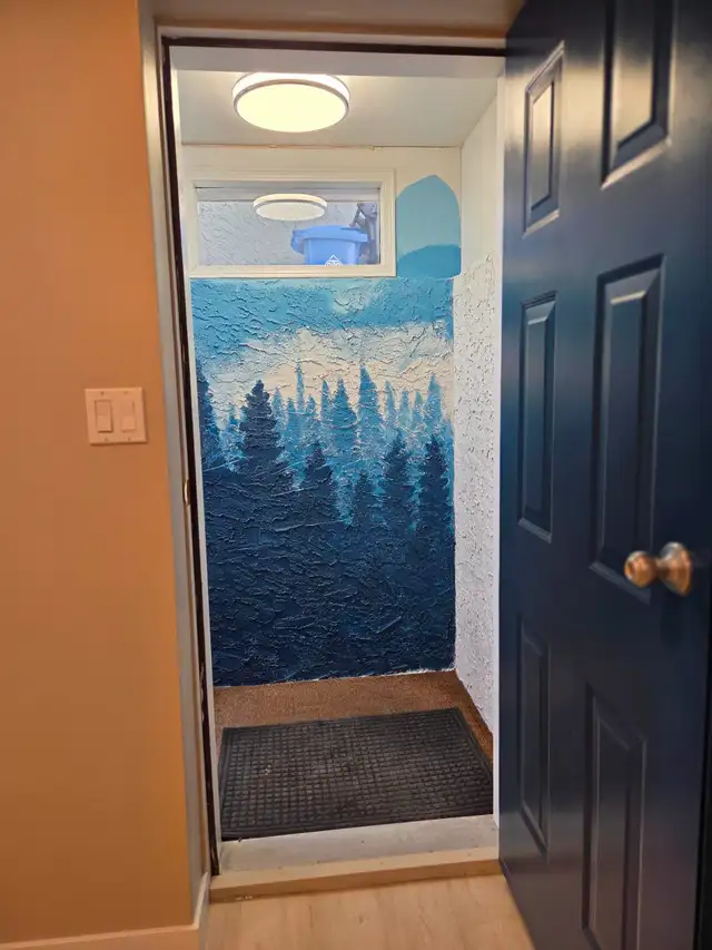 Brand New / Huge / Modern / Open Concept Suite - Photo 3