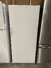 Congélateur vertical blanc 27'' Wood's