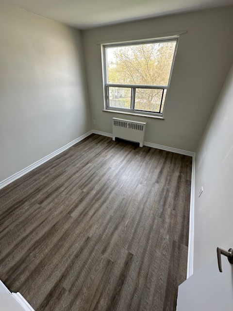 3 Bedroom Apartment, ONE months free rent, Available June 1 - Photo 6