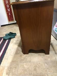 Gibbard Side Table  (I’m ASKING $60 - Photo 3