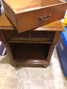 Gibbard Side Table  (I’m ASKING $60 - Photo 5