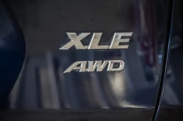 2020 Toyota RAV4 XLE AWD | Mags | Toit | Carplay | Caméra | Fogs - Photo 9