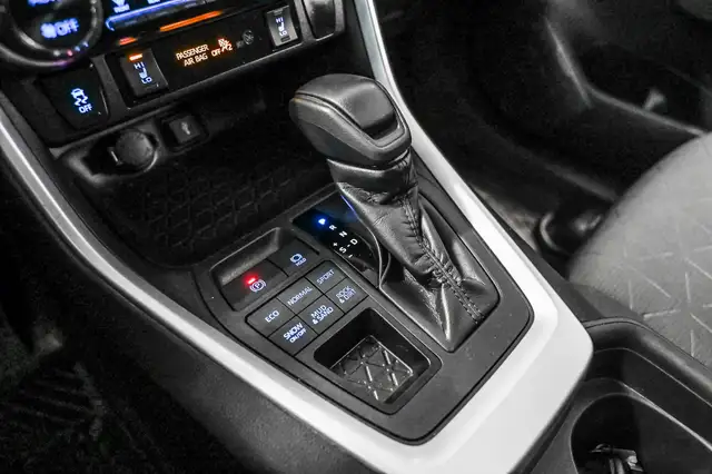 2020 Toyota RAV4 XLE AWD | Mags | Toit | Carplay | Caméra | Fogs - Photo 19