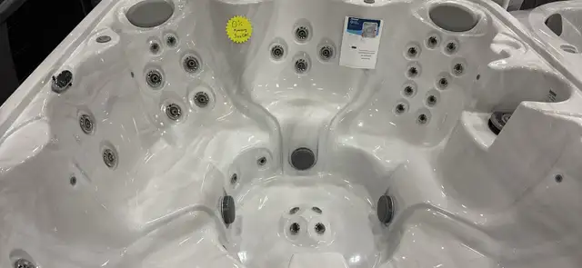 2025 CLEARANCE – 7 PERSON JACUZZI HOT TUB only $58 biweekly