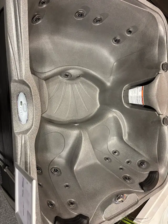 2025 CLEARANCE – JACUZZI® 4-5 Person HOT TUB  $48 biweekly
