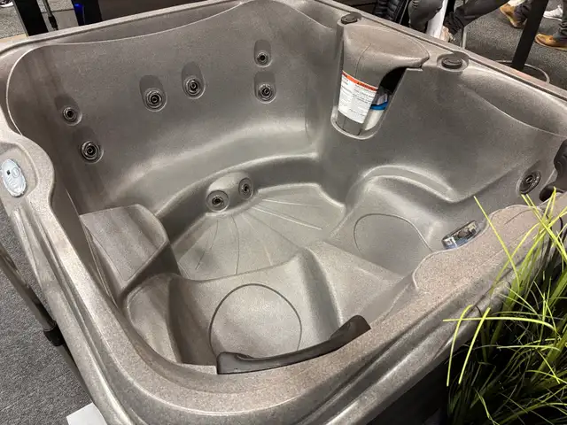2025 CLEARANCE – JACUZZI® 4-5 Person HOT TUB  $48 biweekly - Photo 2