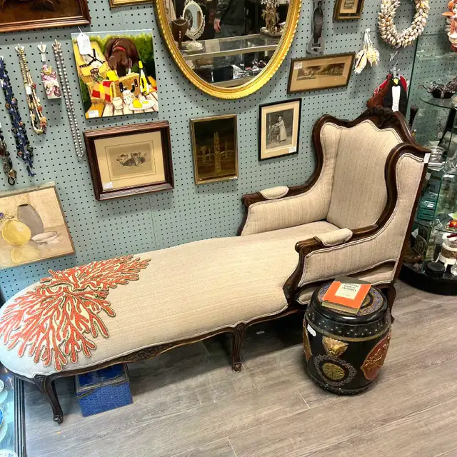 Antique French-style Chaise Lounge