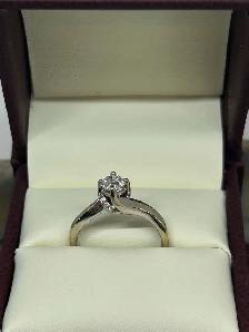 Gorgeous  Solitaire Diamond Ring