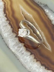 Gorgeous  Solitaire Diamond Ring - Photo 3