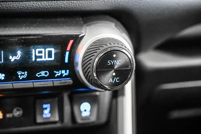 2021 Toyota RAV4 XLE AWD | Toit | Carplay | Fog lights | Mags | - Photo 28