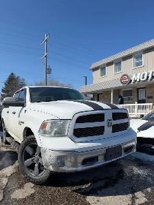 2016 Ram 1500 4WD Crew Cab 140.5' Outdoorsman