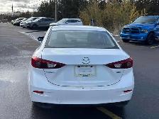 2014 Mazda Mazda3 4dr Sdn GX-SKY - Photo 3