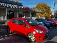 2015 Toyota Yaris 5dr HB LE - Photo 4