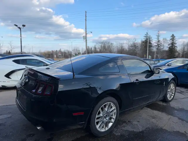 2014 Ford Mustang 2dr Coupe V6 Premium - Photo 7