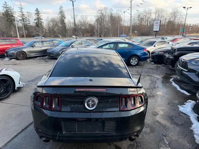 2014 Ford Mustang 2dr Coupe V6 Premium - Photo 9