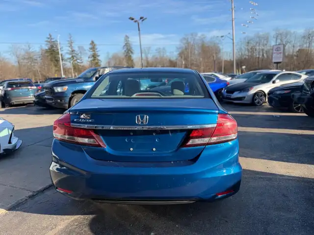 2015 Honda Civic 4dr Auto LX - Photo 9