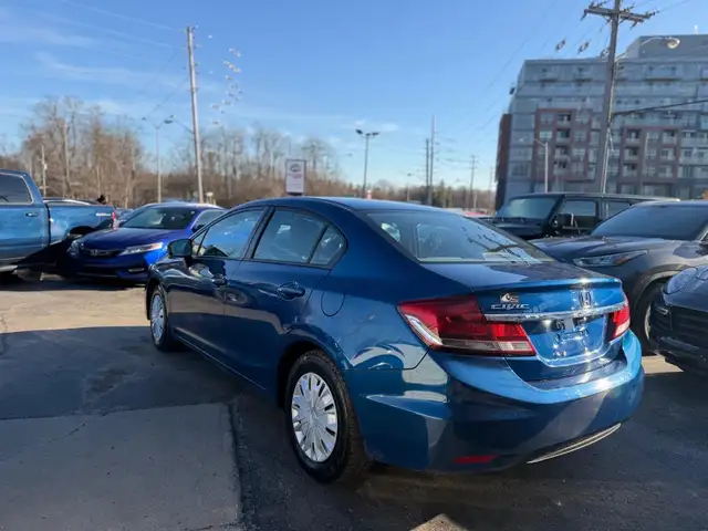 2015 Honda Civic 4dr Auto LX - Photo 11