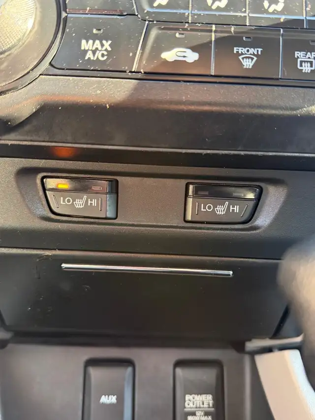 2015 Honda Civic 4dr Auto LX - Photo 17