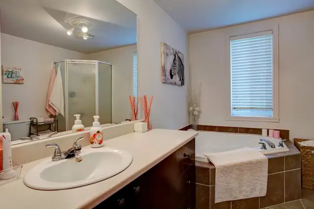 Nice new large 3 1/2 condo with parking in NDG move in July 1st - Photo 2