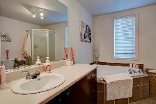 Nice new large 3 1/2 condo with parking in NDG move in July 1st - Photo 2