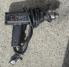 BLACK & DECKER CORDED ELECTRIC DRILL / DRIVER - Photo 2