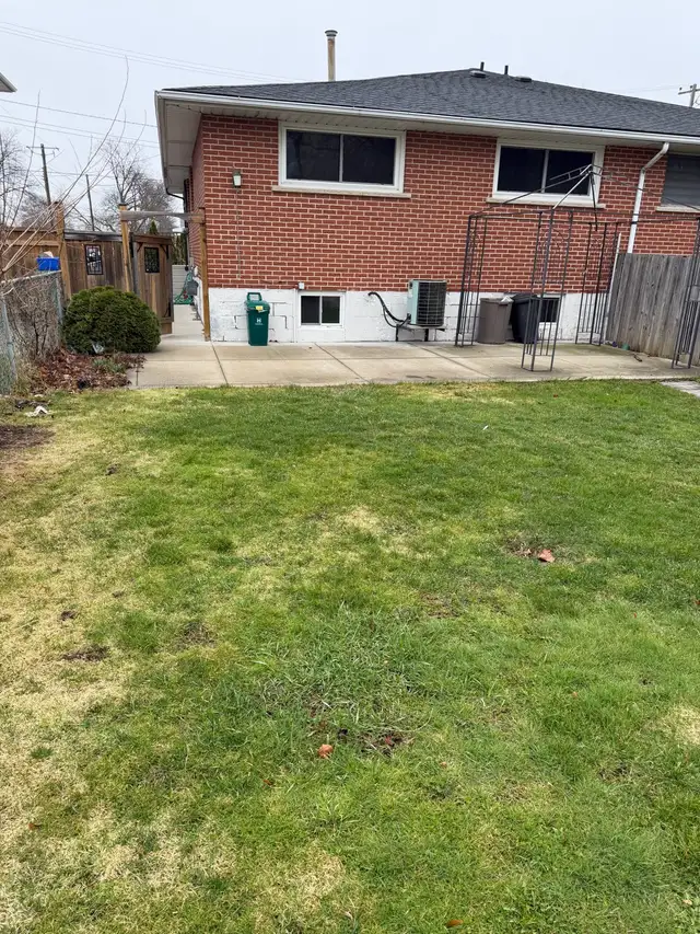 House For Rent - Photo 2