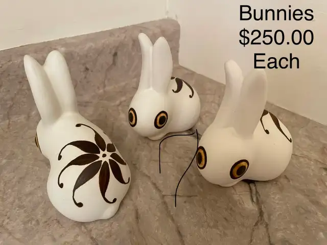 Collectable Pottery For Sale - Photo 2