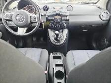 2011 Mazda Mazda2 Manual Fuel Efficient One Owner Car - Photo 13