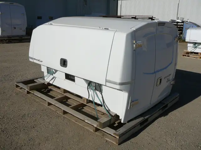 New Spacekap Wild Service Body Fiberglass Slide-In