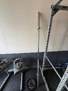 steal weights and barbells