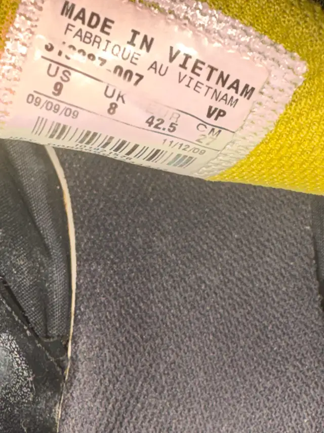 Vintage Nike Total 90 Shoot II FG – Size 9Price: $140 CAD - Photo 5