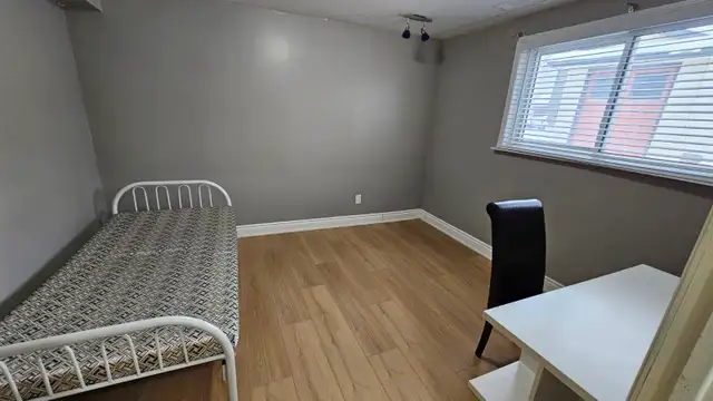 3 bedrooms Detached home Near Waterloo University/Conestoga - Photo 3