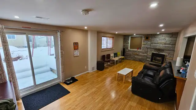 3 bedrooms Detached home Near Waterloo University/Conestoga - Photo 9