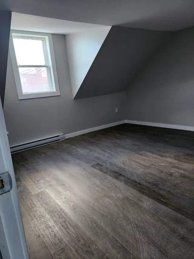 220B King St W - Bright 2 Bedroom West, Parking, W/D hu - Photo 5