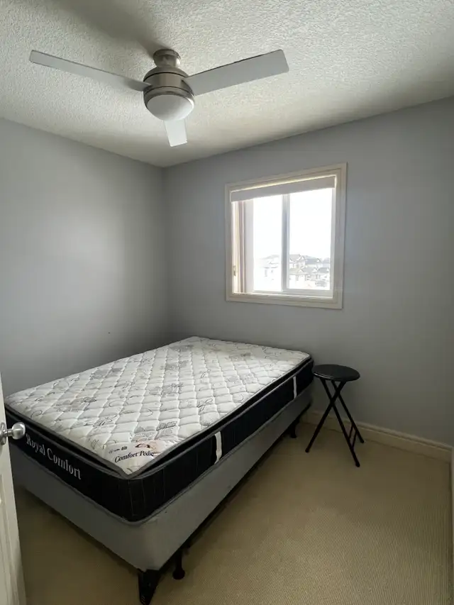 #8721- 3 Bed/ 1.5 Bath Upper Level. Avail Now! $2000 H/W/P Incl! - Photo 13