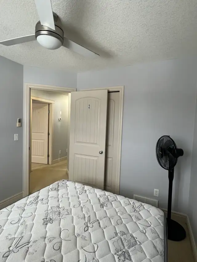#8721- 3 Bed/ 1.5 Bath Upper Level. Avail Now! $2000 H/W/P Incl! - Photo 14