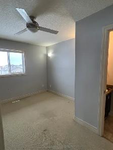 #8721- 3 Bed/ 1.5 Bath Upper Level. Avail Now! $2000 H/W/P Incl! - Photo 16