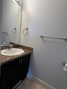 #8721- 3 Bed/ 1.5 Bath Upper Level. Avail Now! $2000 H/W/P Incl! - Photo 17