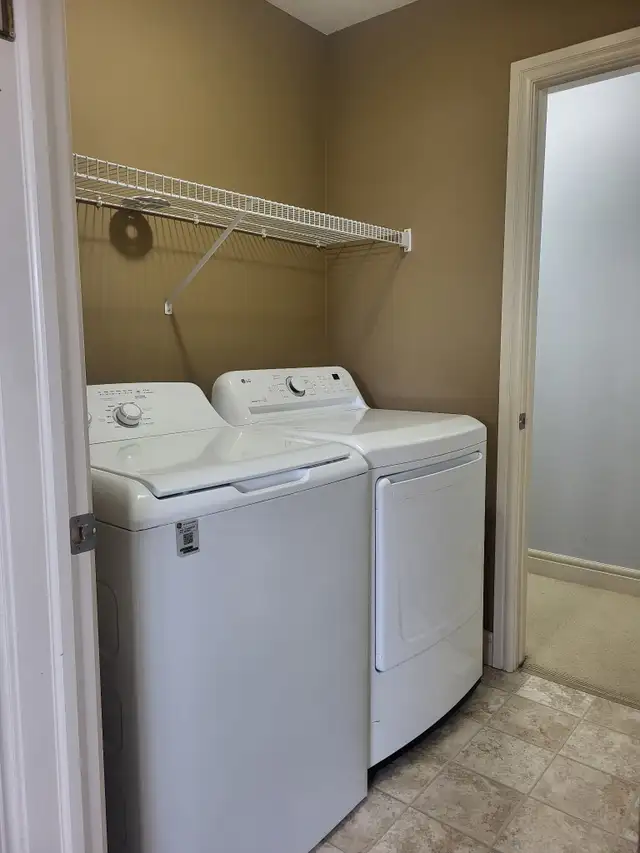 #8721- 3 Bed/ 1.5 Bath Upper Level. Avail Now! $2000 H/W/P Incl! - Photo 19