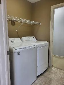 #8721- 3 Bed/ 1.5 Bath Upper Level. Avail Now! $2000 H/W/P Incl! - Photo 19