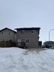 #8721- 3 Bed/ 1.5 Bath Upper Level. Avail Now! $2000 H/W/P Incl! - Photo 20