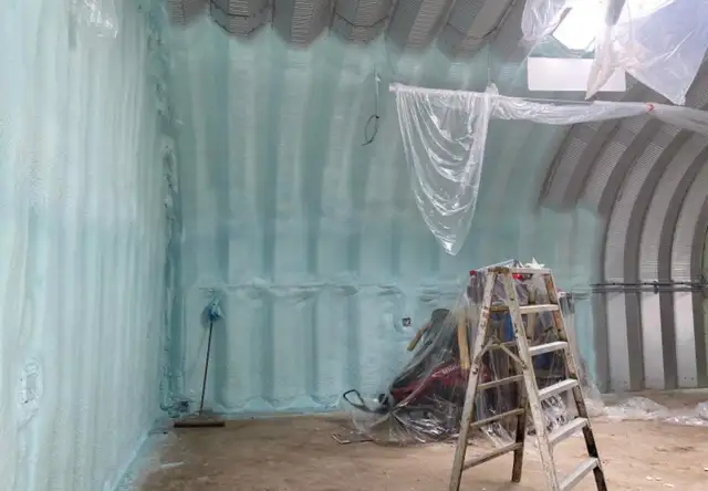 Spray foam/insulation - Photo 2