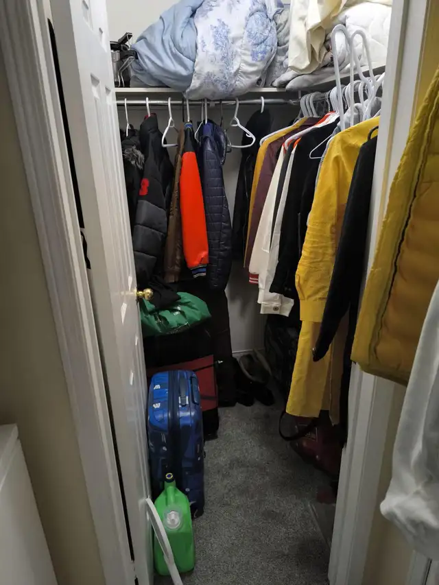 Master bedroom with attached washroom - Photo 9