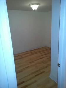 Lasalle: Beau 3 1/2 semi sous-sol, 4 électros,Juillet - Photo 7