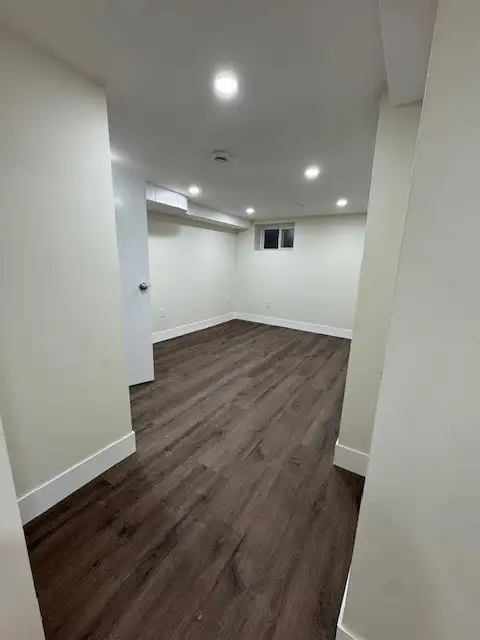 1 Bdrm Studio -Newly Renovated  May 1st - Photo 2