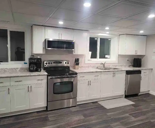 3 bdrm fully furnished ground level suite